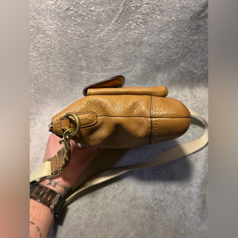 Coach Park Pebbled Leather Swingpack w/ Gold Hardware - Picture 9 of 14